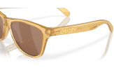 OAKLEY Frogskins XS Kylian Mbappé Light Curry Prizm Tungsten