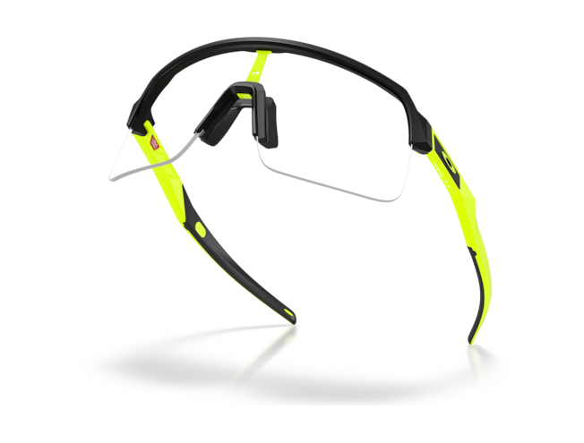 Päikeseprillid OAKLEY Sutro Lite Matte Black Clear